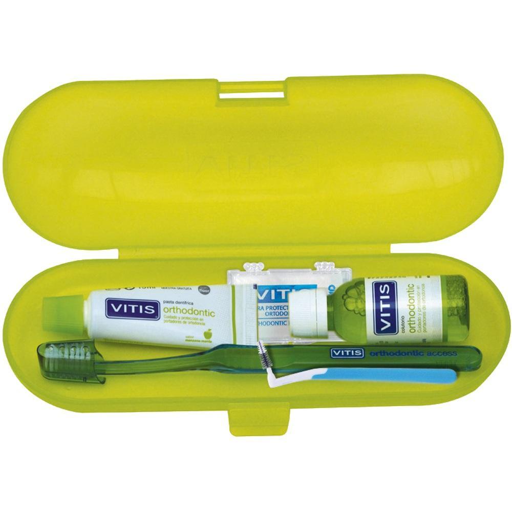 Gelbes Etui mit Zahnb&uuml;rste, Zahnpasta und Mundwasser f&uuml;r Zahnpflege.
